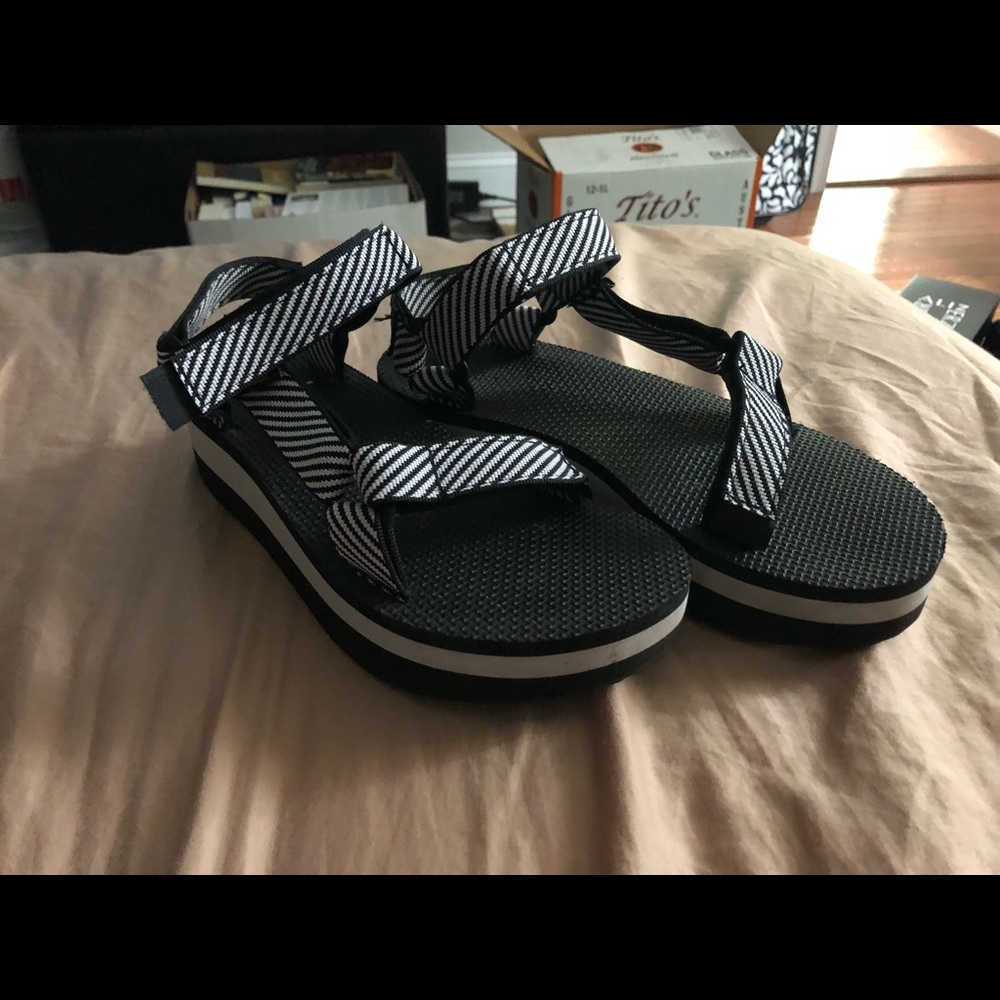 Platform teva sandals